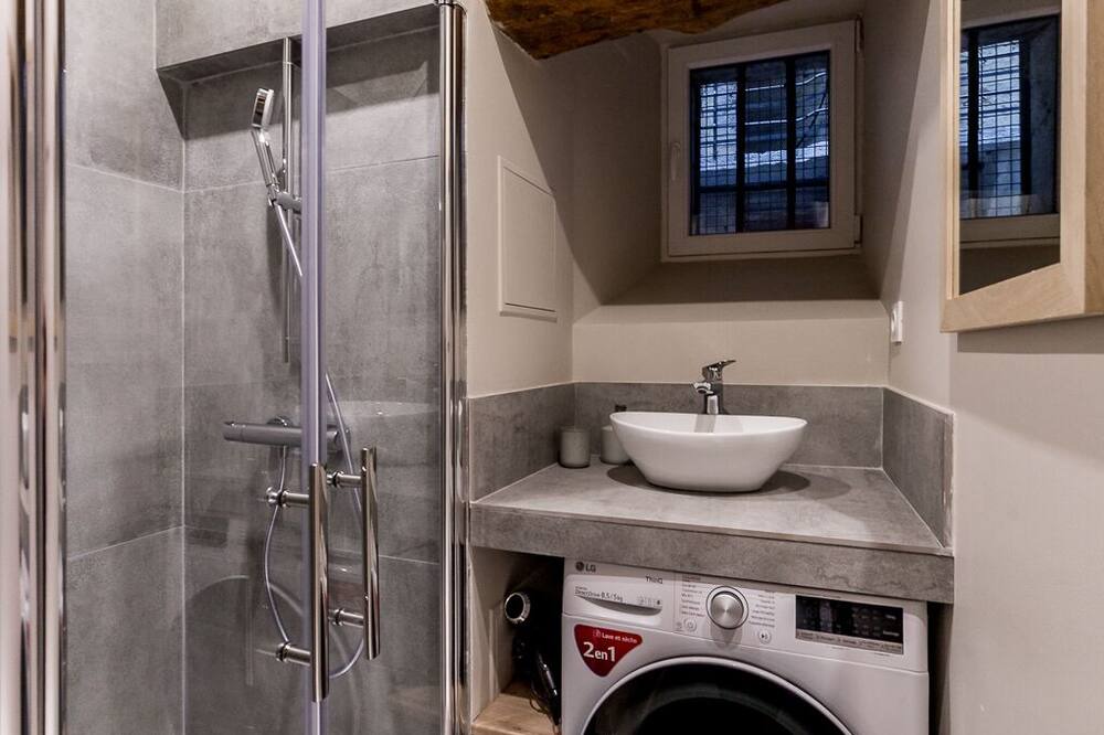 Photo of Bathroom in Old Lyon