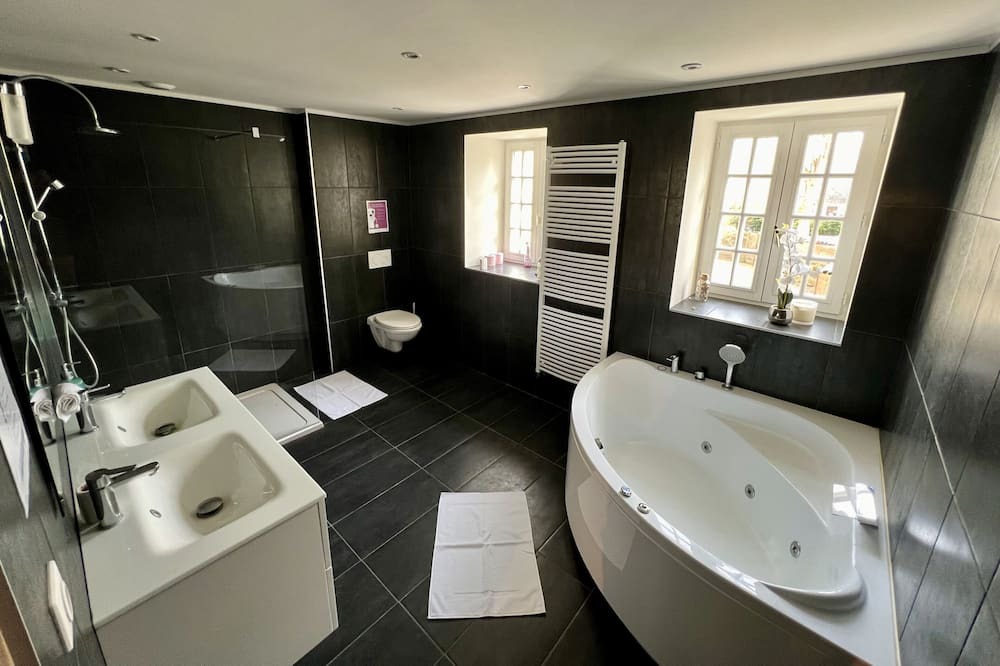 Photo of Bathroom in Chatillon-la-Borde
