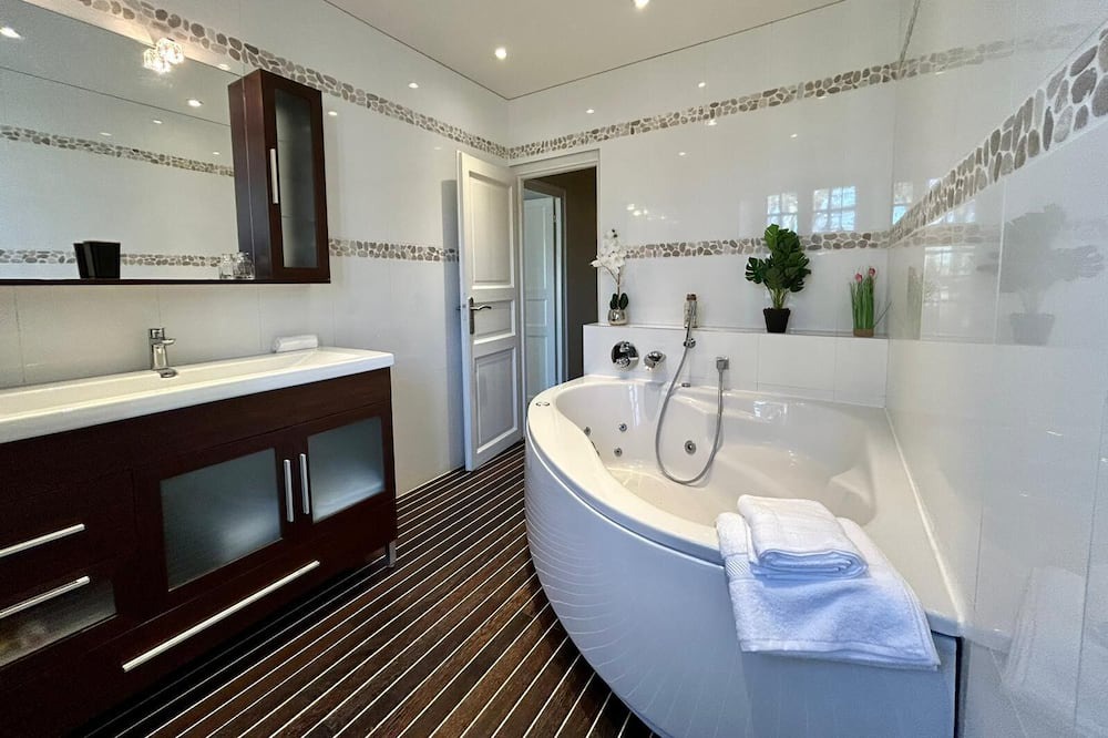 Photo of Bathroom in Chatillon-la-Borde