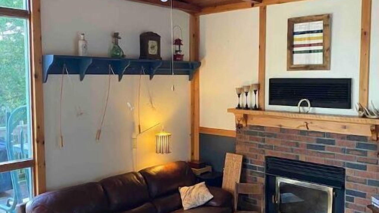 Photo of Livingroom in McKellar