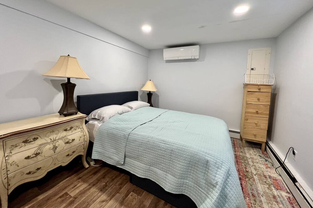 Photo of Bedroom in Glen Cove