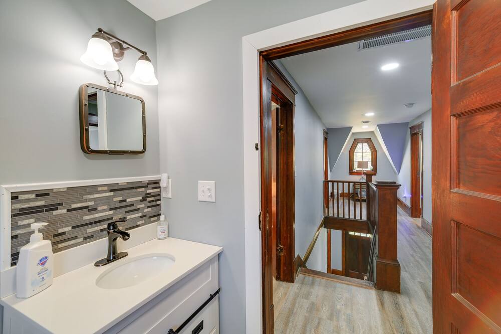 Photo of Bathroom in Whitetop