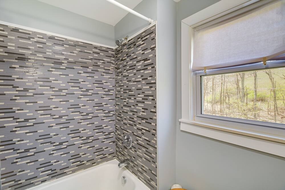 Photo of Bathroom in Whitetop