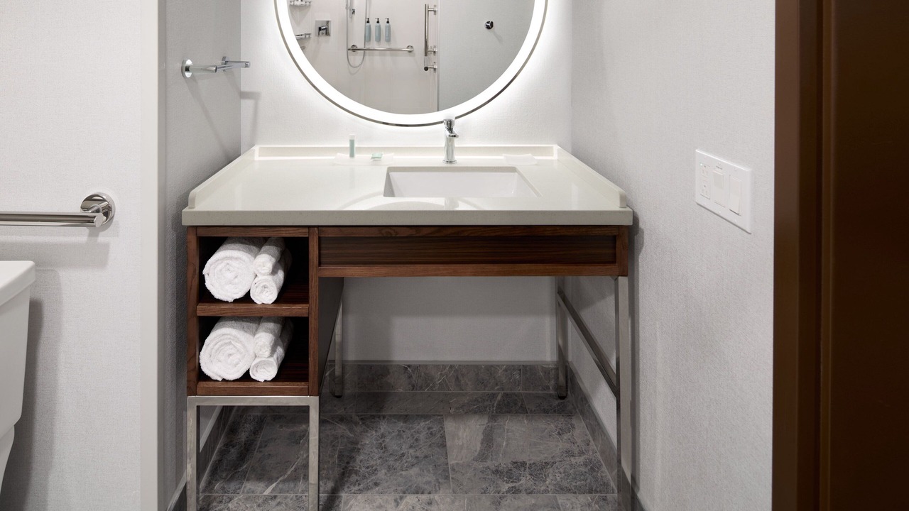 Photo of Bathroom in Laval-des-Rapides