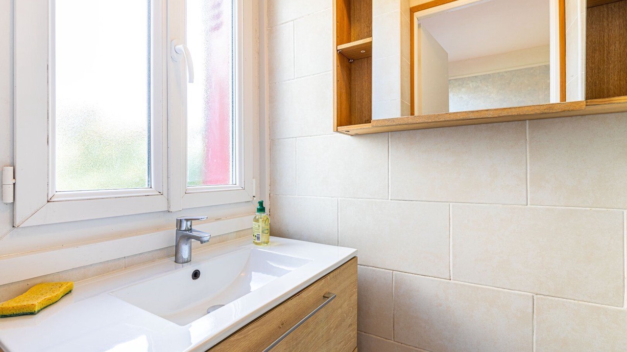 Photo of Bathroom in Clamart