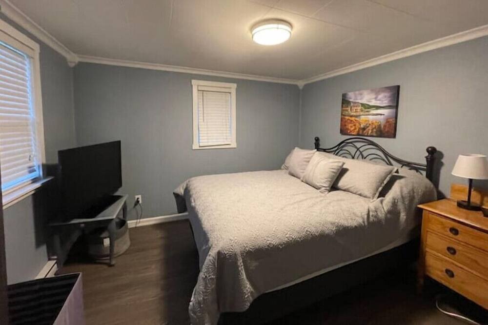 Photo of Bedroom in Broad Cove