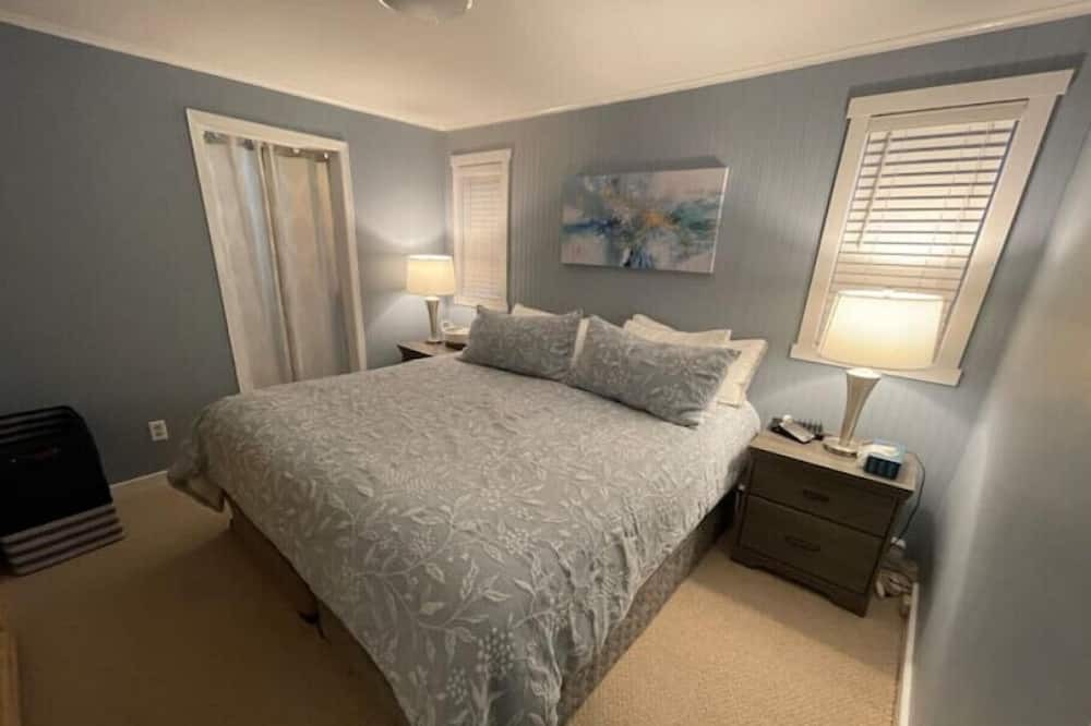 Photo of Bedroom in Broad Cove