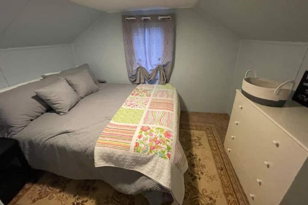 Photo of Bedroom in Broad Cove