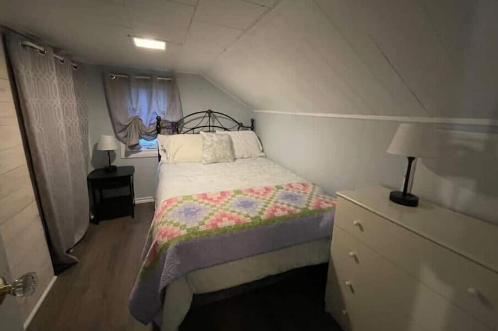 Photo of Bedroom in Broad Cove