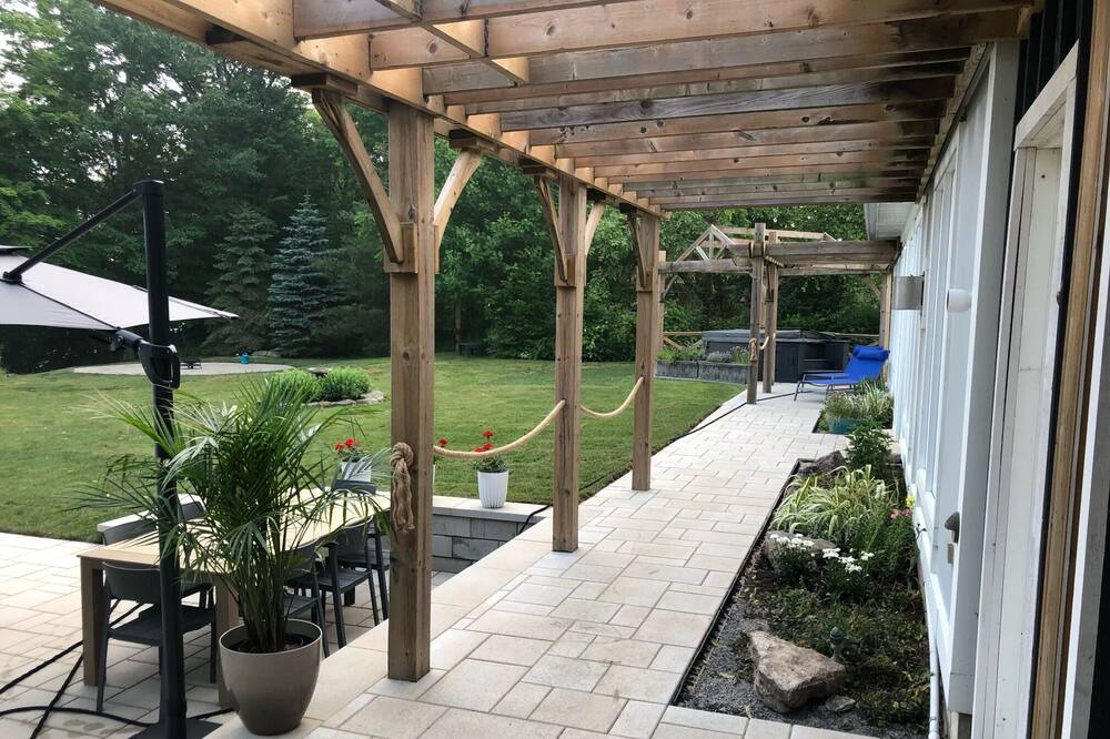 Photo of Patio Balcony in Dunnville
