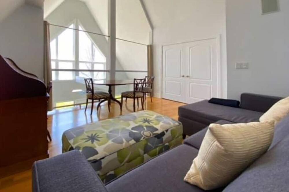 Photo of Livingroom in Dunnville
