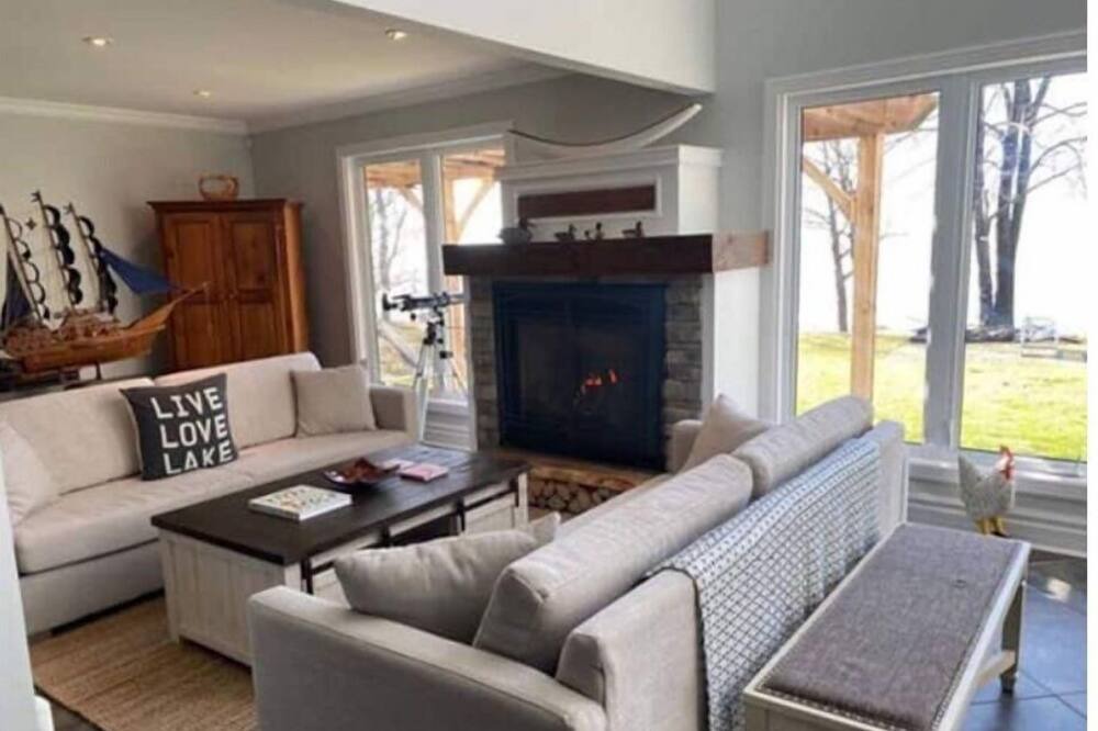 Photo of Livingroom in Dunnville