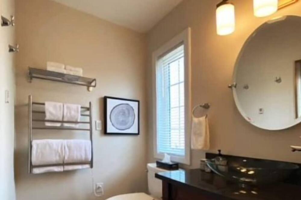 Photo of Bathroom in Dunnville