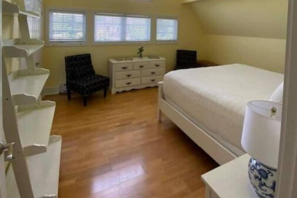 Photo of Bedroom in Dunnville