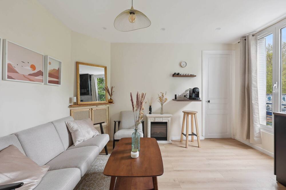 Photo of Livingroom in Saint-Ouen