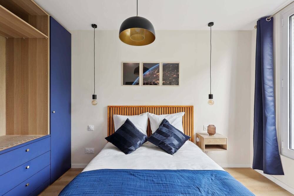 Photo of Bedroom in Saint-Ouen