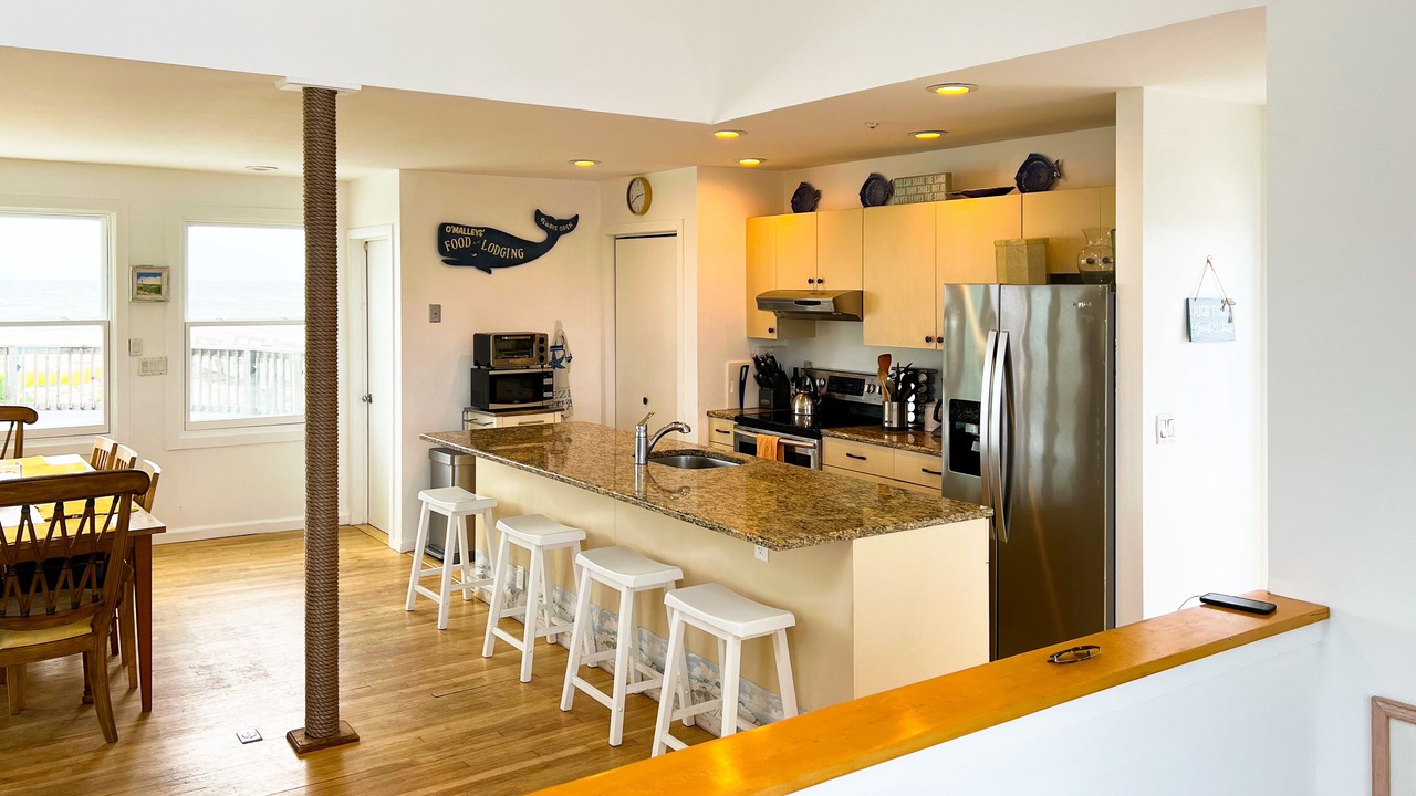 Photo of Kitchen in West Hampton Dunes