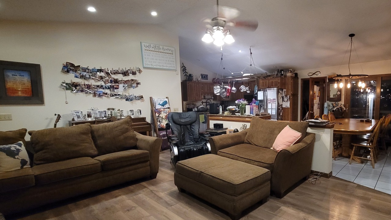 Photo of Livingroom in Niles