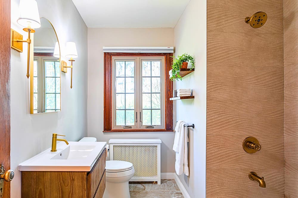 Photo of Bathroom in Tallman