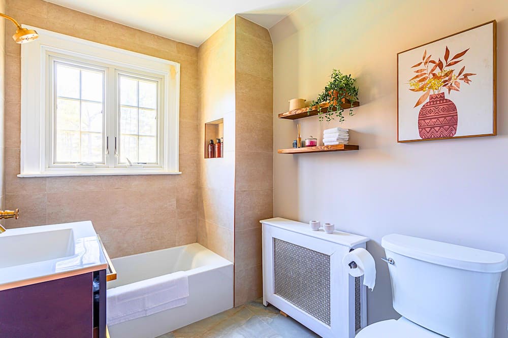 Photo of Bathroom in Tallman