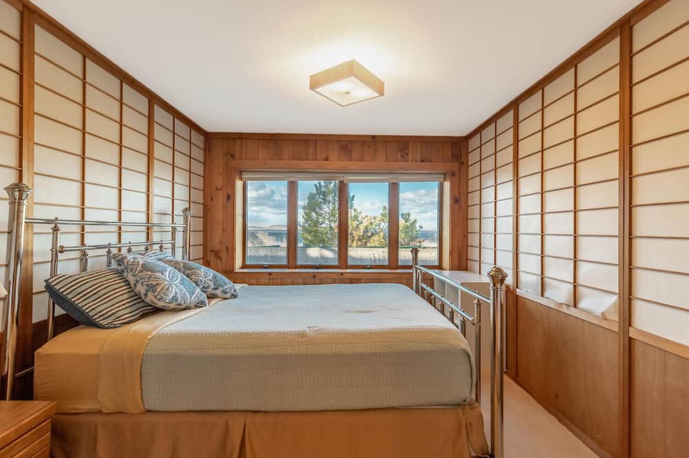Photo of Bedroom in Prides Crossing