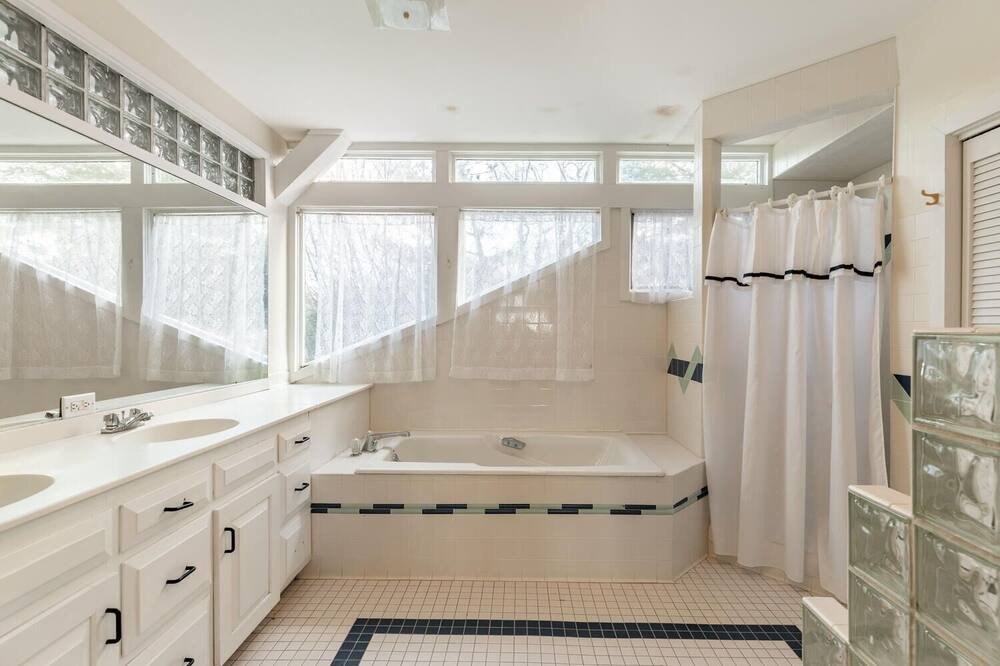 Photo of Bathroom in Prides Crossing