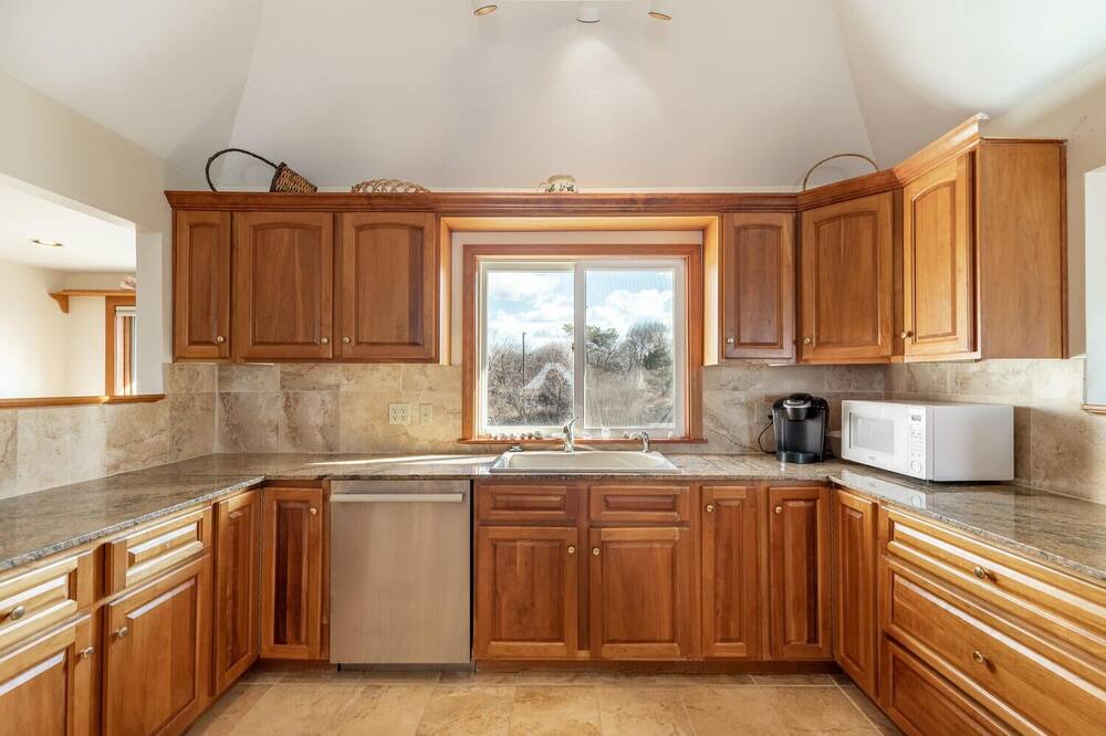 Photo of Kitchen in Prides Crossing