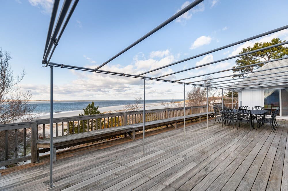 Photo of Outdoor in Prides Crossing