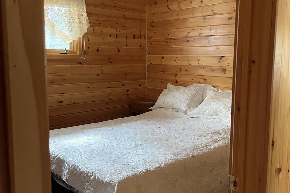 Photo of Bedroom in L'lle-du-Grand-Calumet