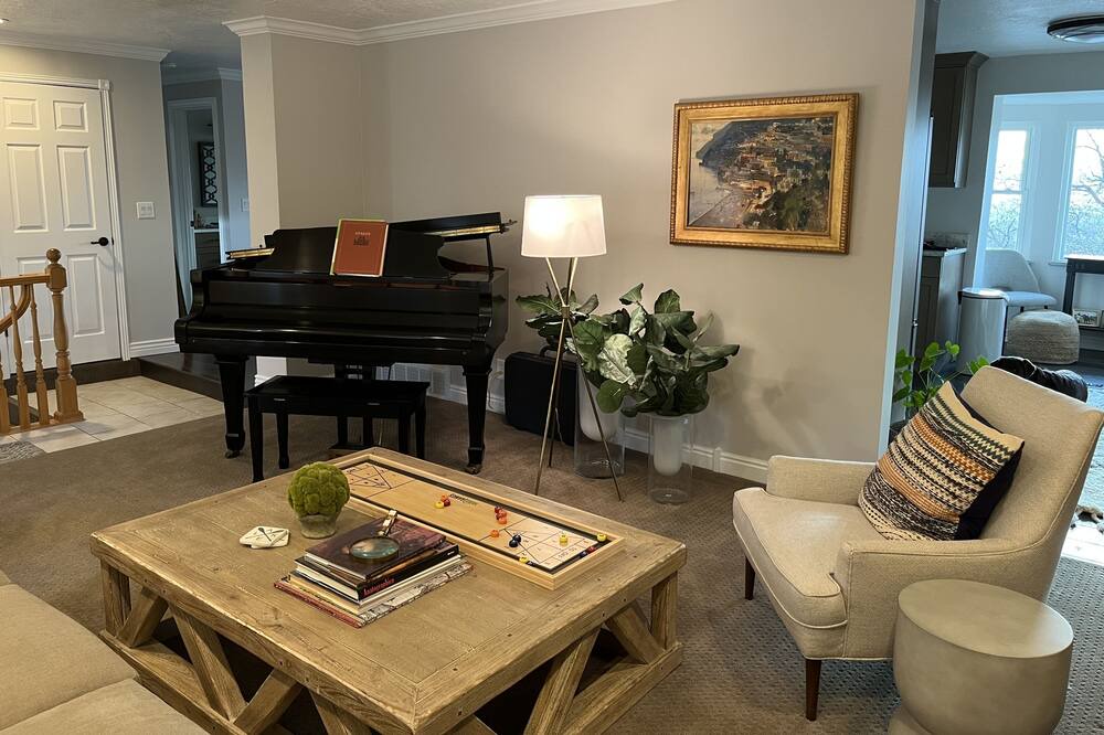 Photo of Livingroom in Bountiful