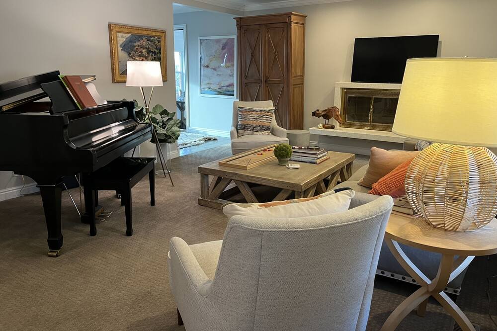 Photo of Livingroom in Bountiful