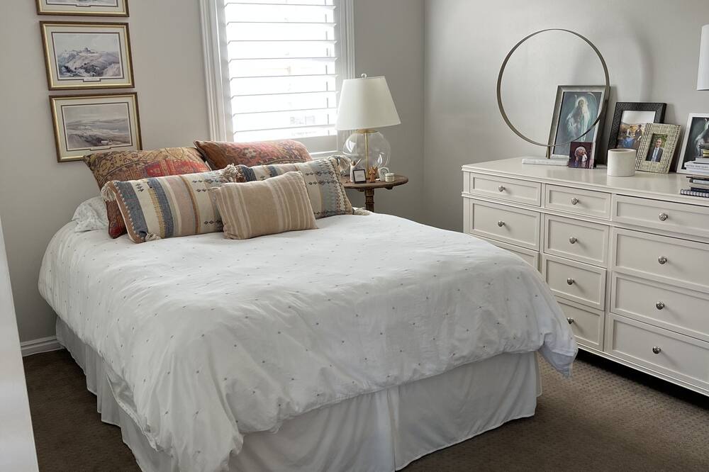 Photo of Bedroom in Bountiful