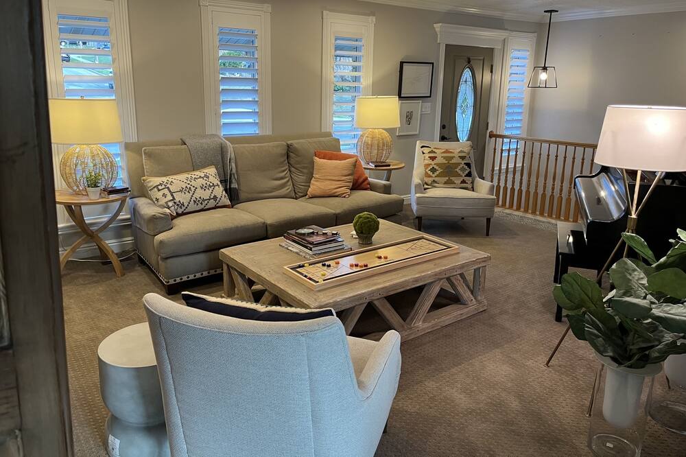 Photo of Livingroom in Bountiful