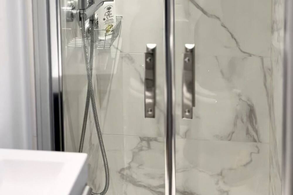 Photo of Bathroom in Pont des Demoiselles-Montaudran-La Terrasse