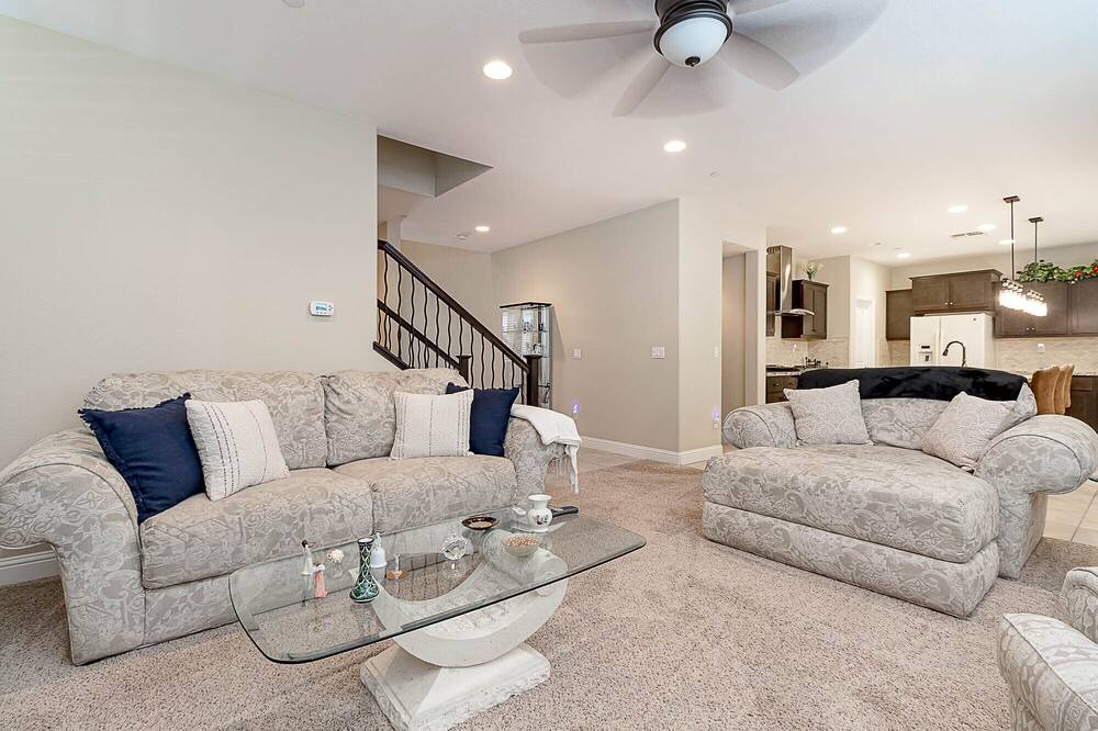 Photo of Livingroom in Lathrop