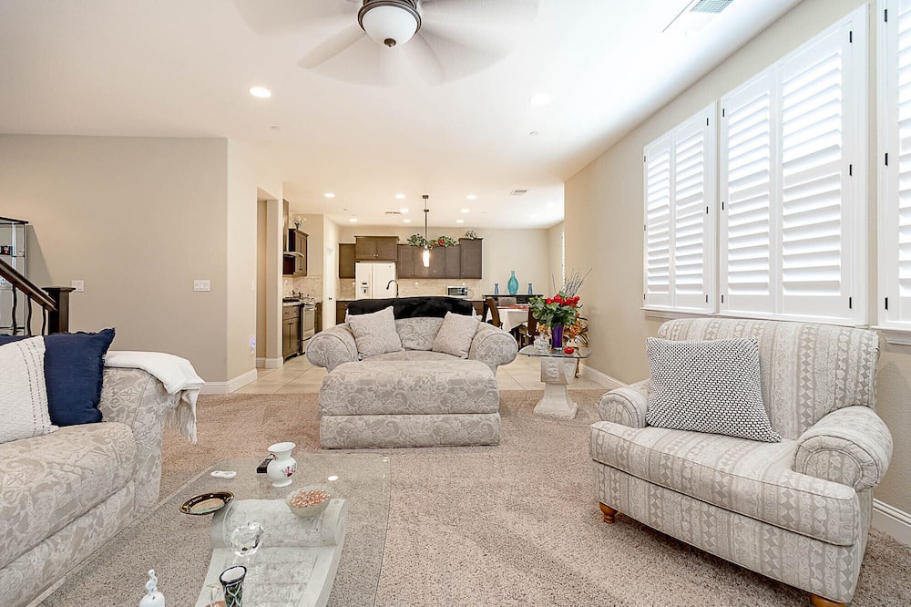 Photo of Livingroom in Lathrop