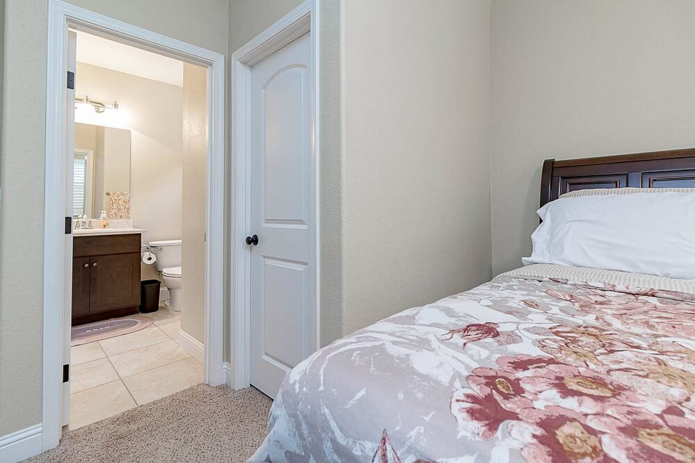 Photo of Bedroom in Lathrop