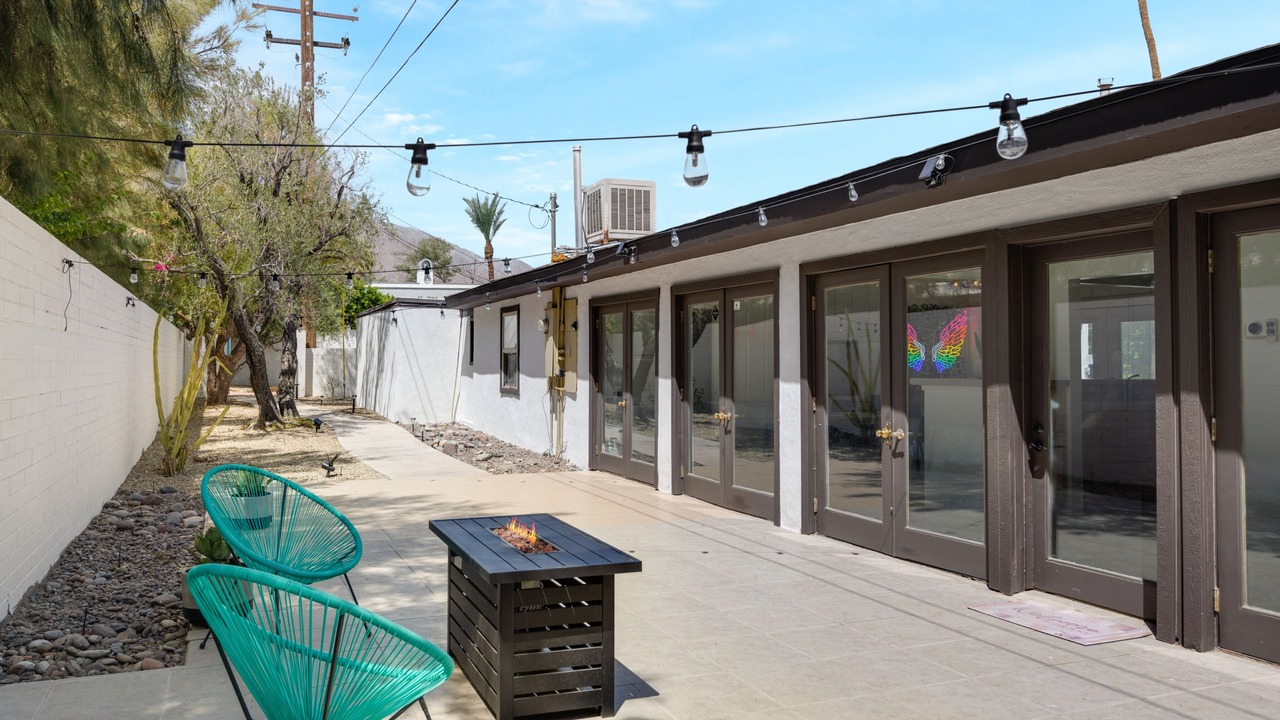 Photo of Outdoor in Racquet Club Estates