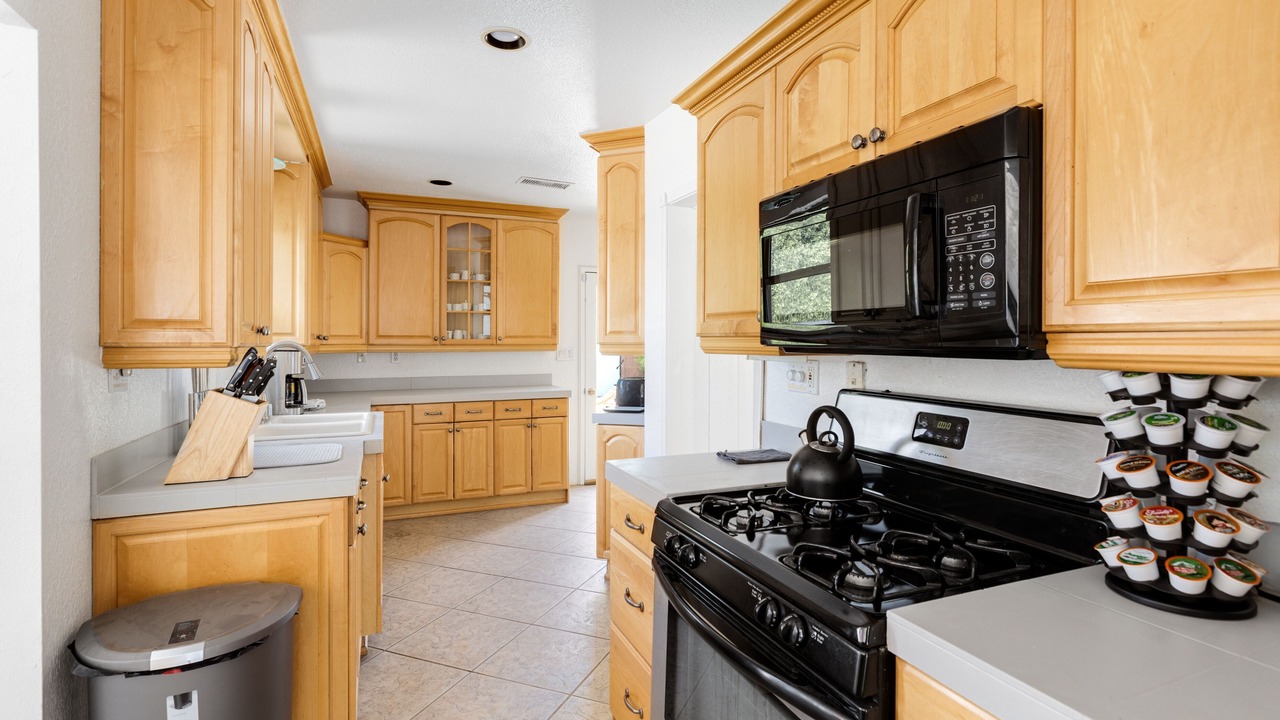 Photo of Kitchen in Racquet Club Estates