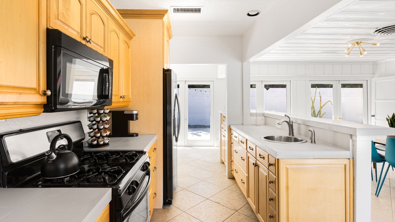 Photo of Kitchen in Racquet Club Estates