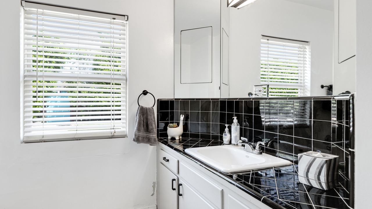 Photo of Kitchen in Racquet Club Estates
