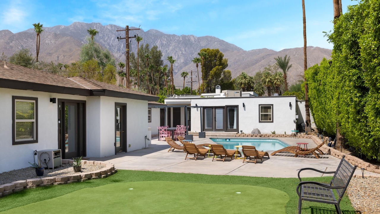 Photo of Outdoor in Racquet Club Estates