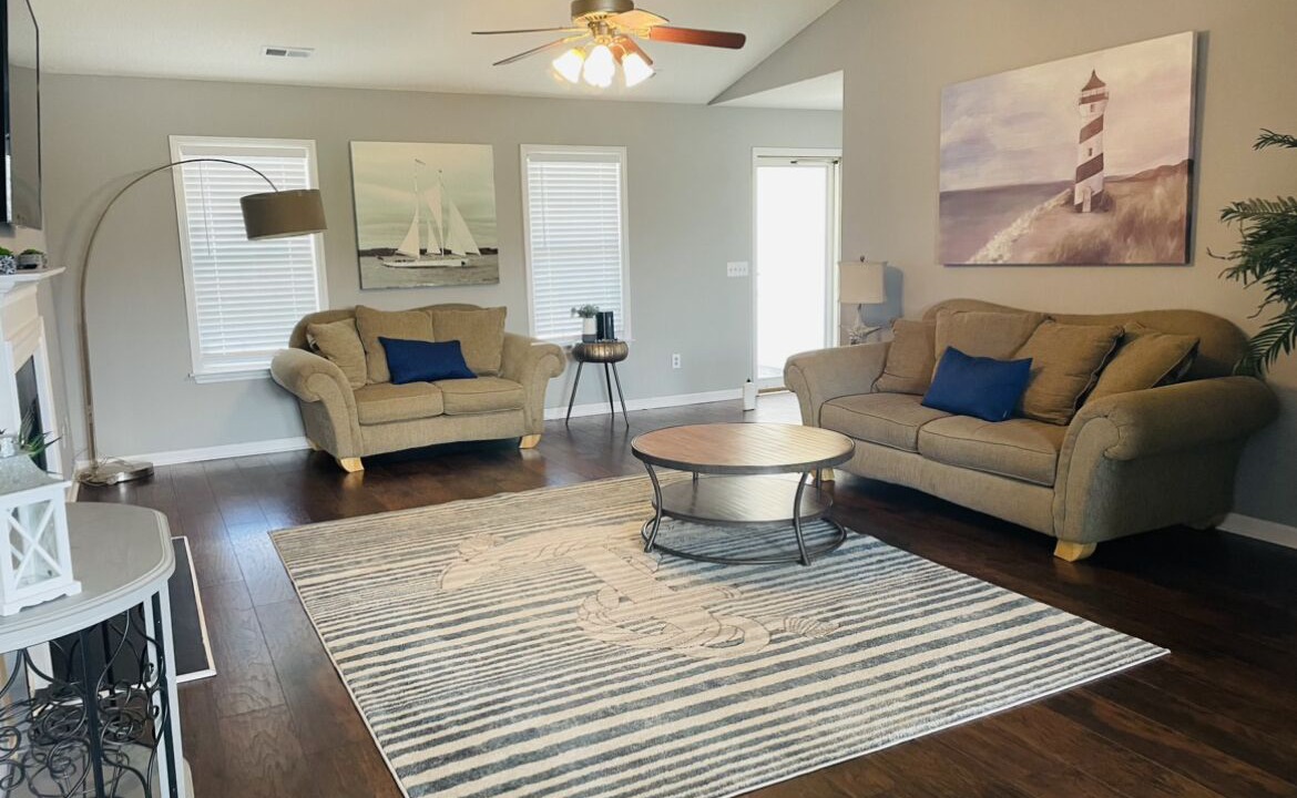Photo of Livingroom in Murraysville