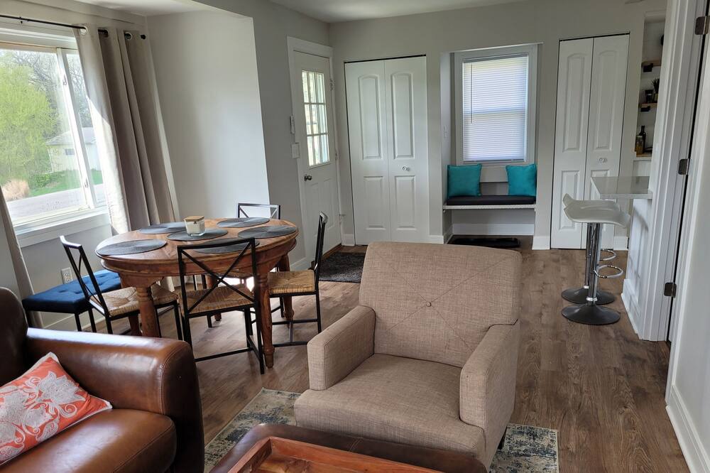 Photo of Livingroom in Solon Mills