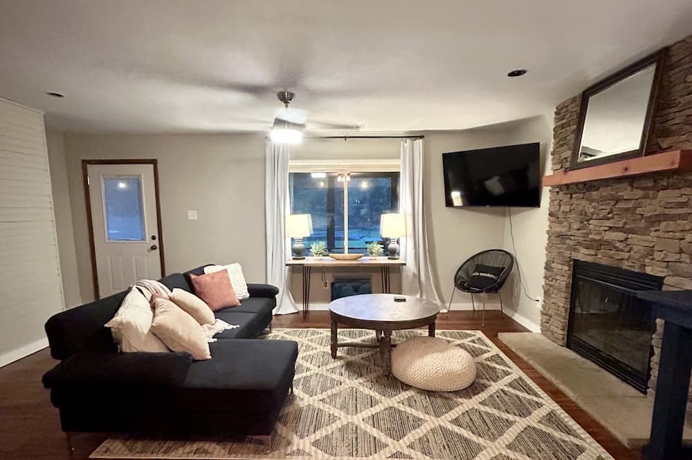 Photo of Livingroom in Crane Hill