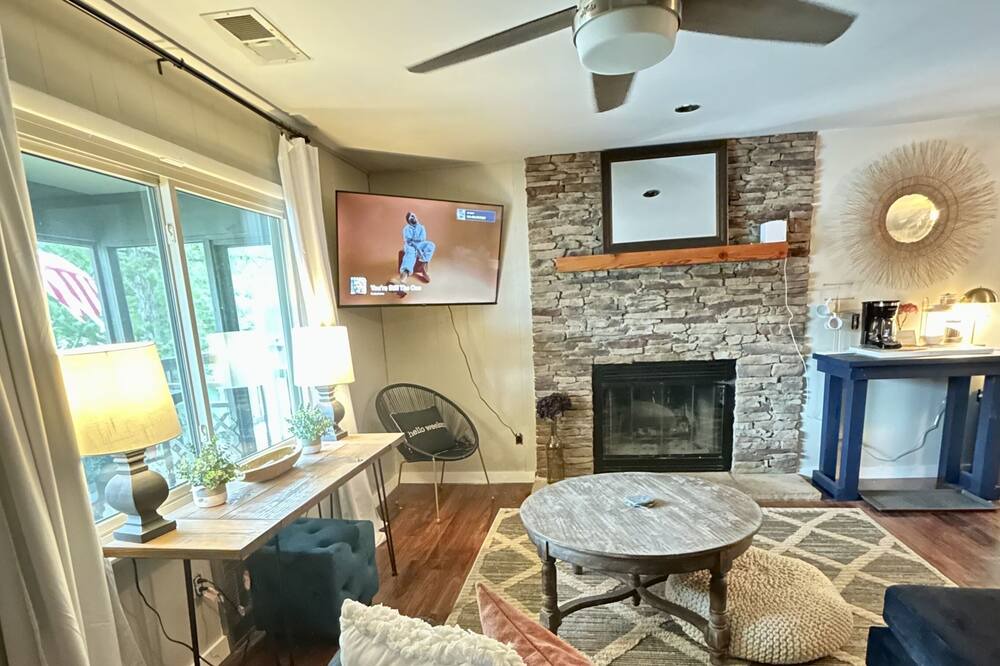 Photo of Livingroom in Crane Hill