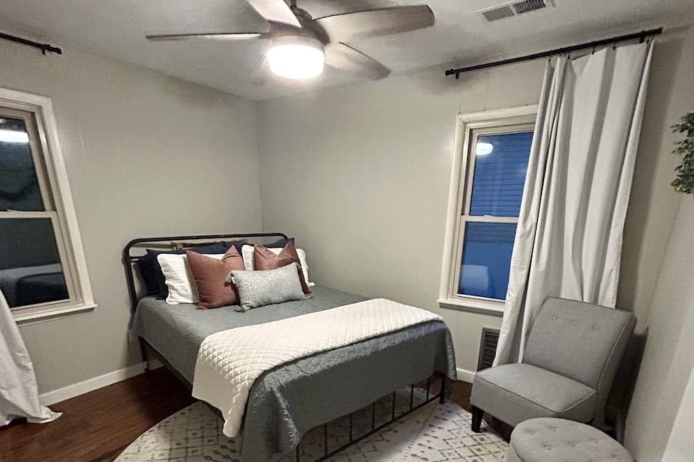 Photo of Bedroom in Crane Hill