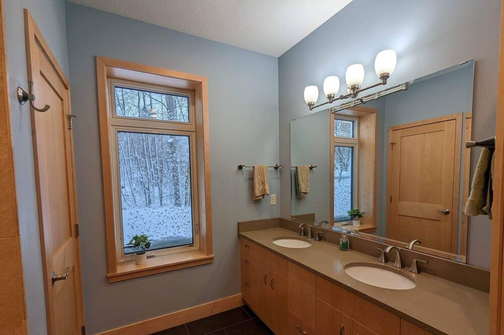 Photo of Bathroom in Sturgeon Lake
