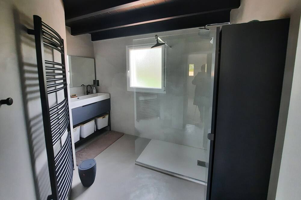 Photo of Bathroom in Saint-Brevin-l'Ocean