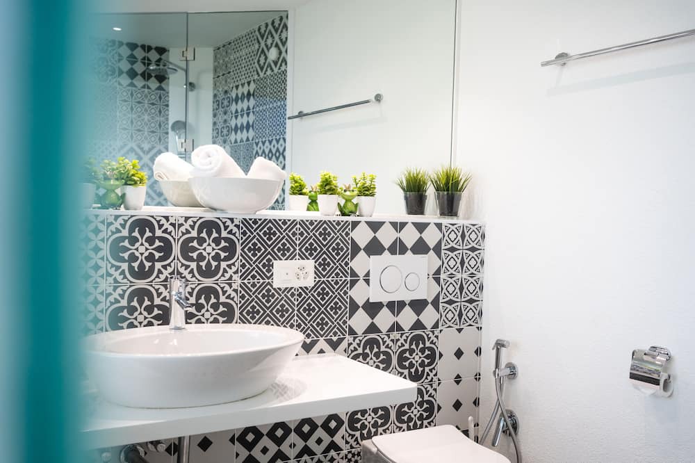 Photo of Bathroom in Rolle